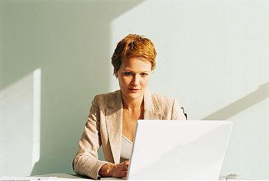 《DOTA2》BB别墅杯贝尔格莱德站 Falcons夺冠